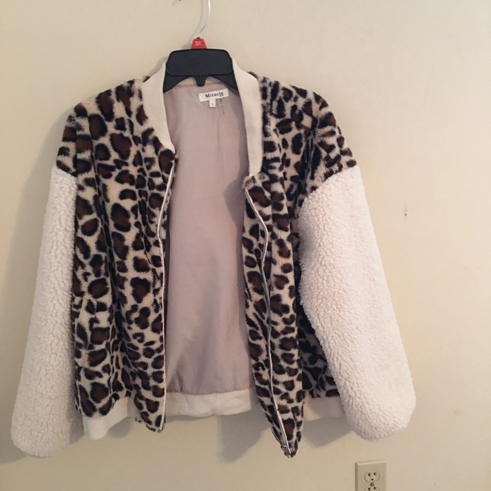 Cheta jacket been worn a couple of times no stains